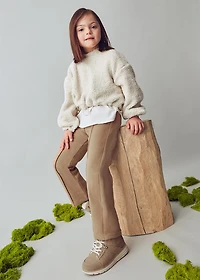 Almond 16