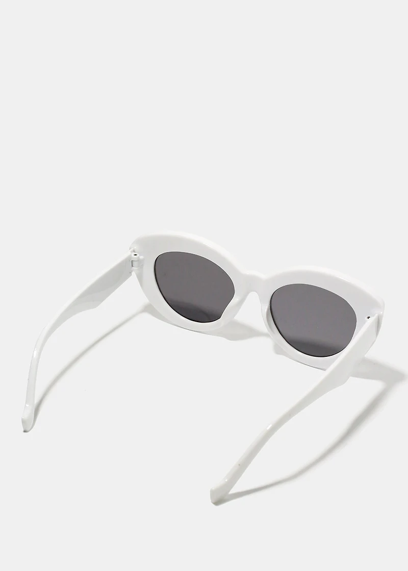A+ White Thick Cat Eye Frame Sunglasses