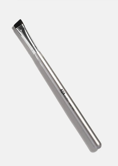 Silver E147 Slanted Smudge Brush