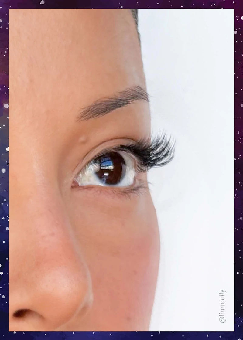 Demi-Dream Half Lashes – Whisper