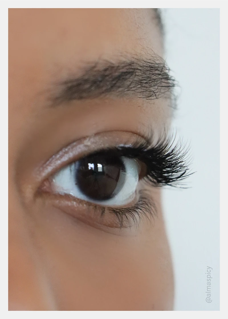 Magical Girl Light Eyelashes – Okimi