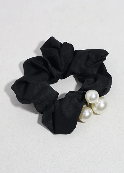 Pearl Drop Scrunchie