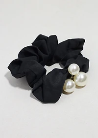 Pearl Drop Scrunchie