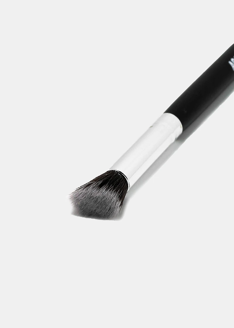 The F2 & E102 Kabuki Brush Duo