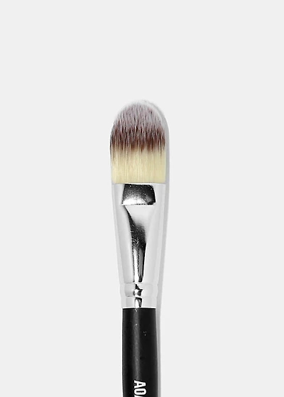 F15: Flat Foundation Brush