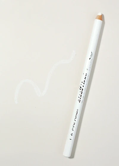 On Point Eyeliner Pencil w/built-in Sharpener - White