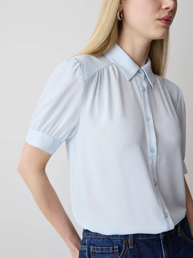 Blouse Boutonnée en Crêpe Soyeux à Manches Courtes