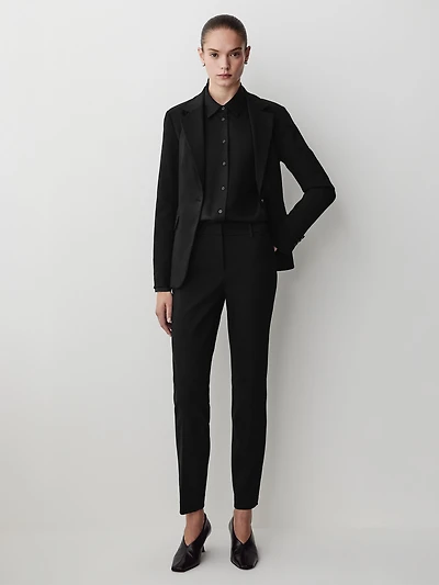 Limitless Mid-Rise Slim-Leg Signature Fit Ankle Pant