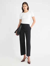Pantalon Noir Court à Taille Mi-Haute et Jambe Droite