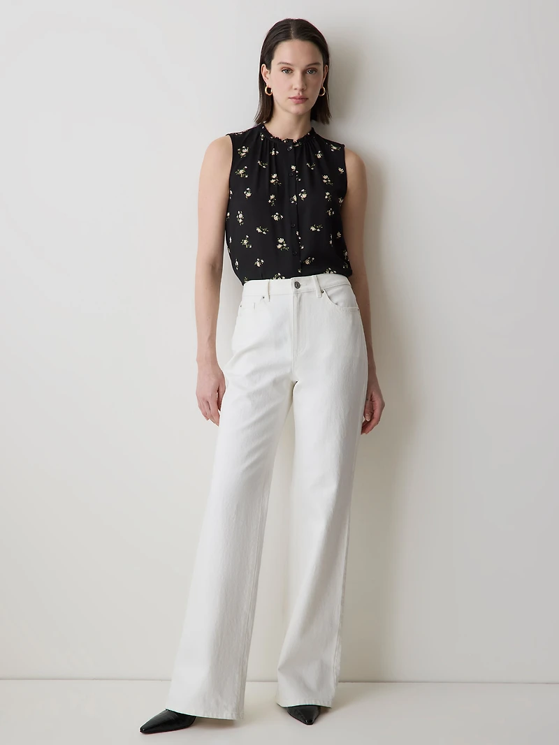 Sleeveless Buttoned-Down Blouse