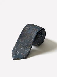 Skinny Tie with Foliage Pattern