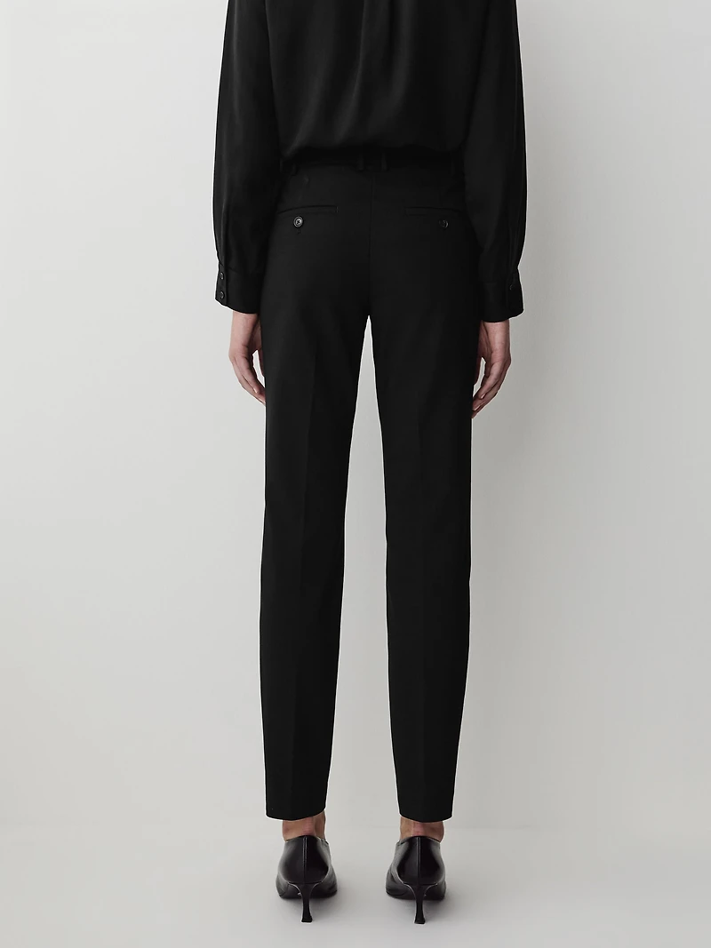 Limitless Mid-Rise Slim-Leg Signature Fit Ankle Pant