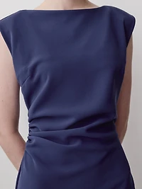 Robe Courte Sans Manches à Col Rond