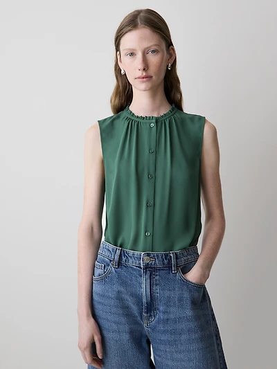 Sleeveless Buttoned-Down Blouse