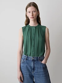 Sleeveless Buttoned-Down Blouse