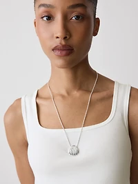 Long Collier avec Pendentif Coquillage