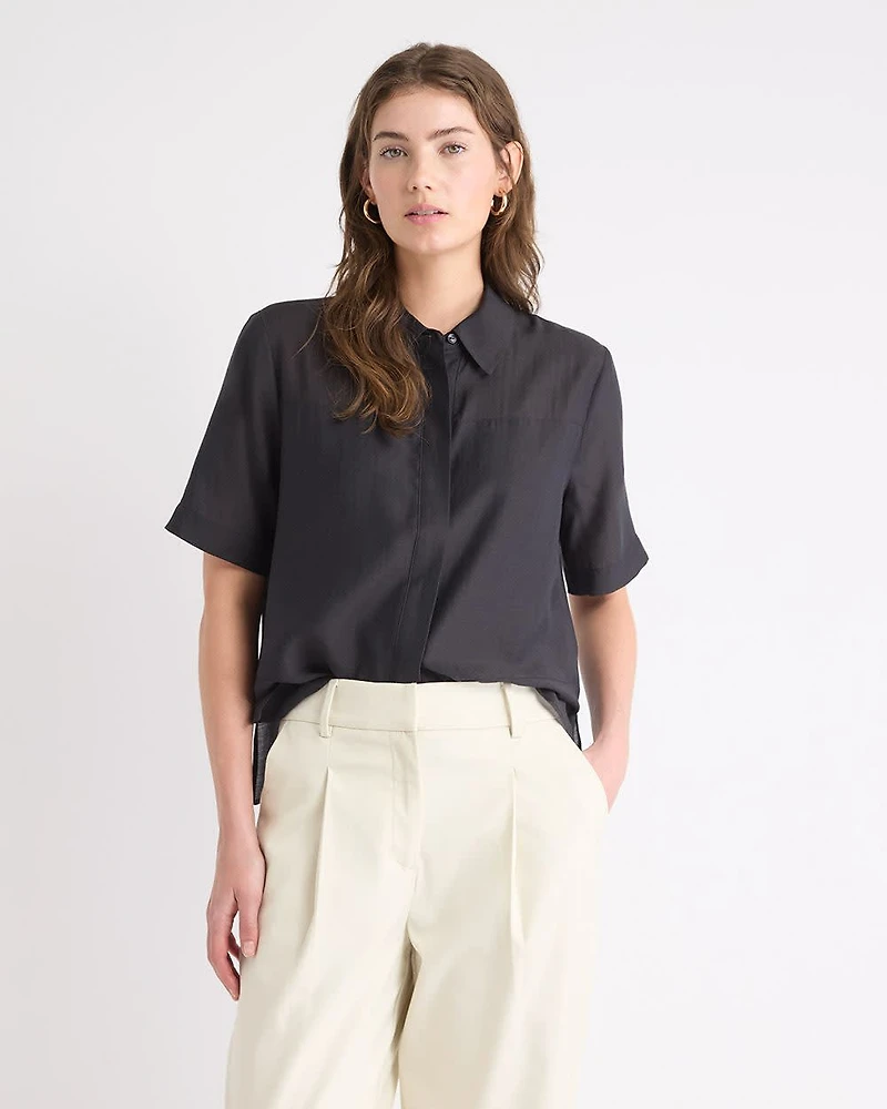 Short-Sleeve Buttoned-Down Blouse with Shirt Collar