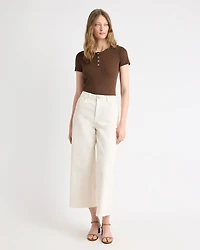 Haut Côtelé à Col Henley et Manches Courtes