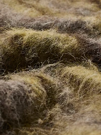 Pull Pelucheux Rayé à Manches Courtes et Col Rond