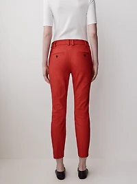 Limitless Mid-Rise Slim-Leg Signature Fit 7/8 Pant