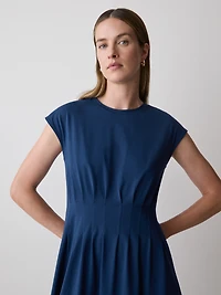Robe Midi à Nervures Manches Courtes et Col Rond
