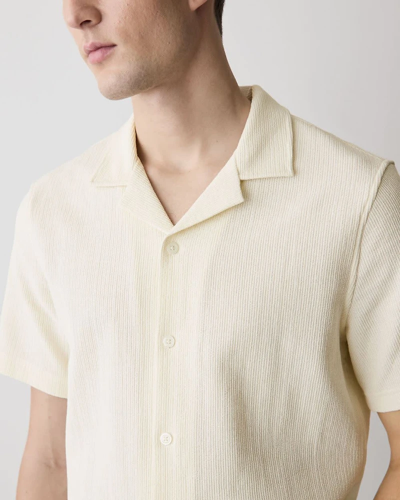 Chemise Texturée à Manches Courtes et Col Camp