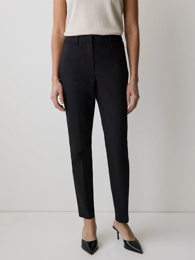Pantalon Indispensable Cheville Coupe Courbes Noir à Jambe Étroite et Taille Mi-Haute