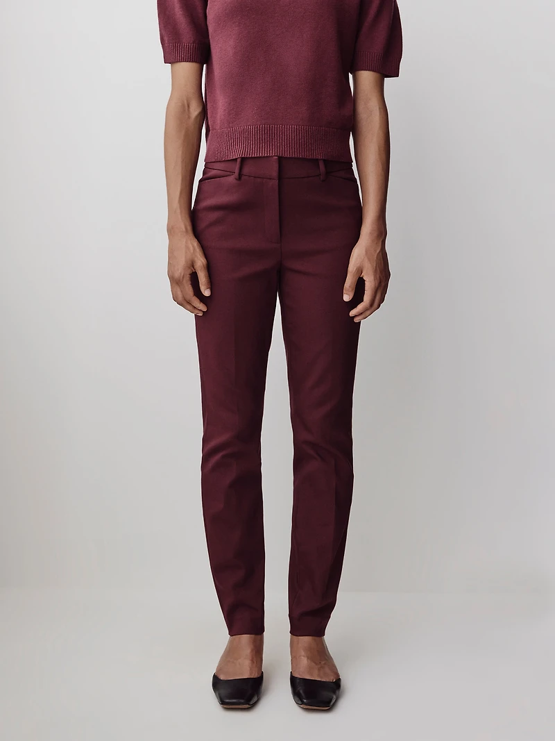 Limitless Mid-Rise Slim-Leg Signature Pant