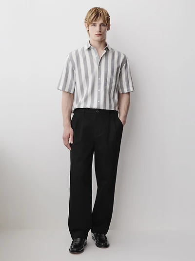 Loose Straight-Leg Pleated Pant