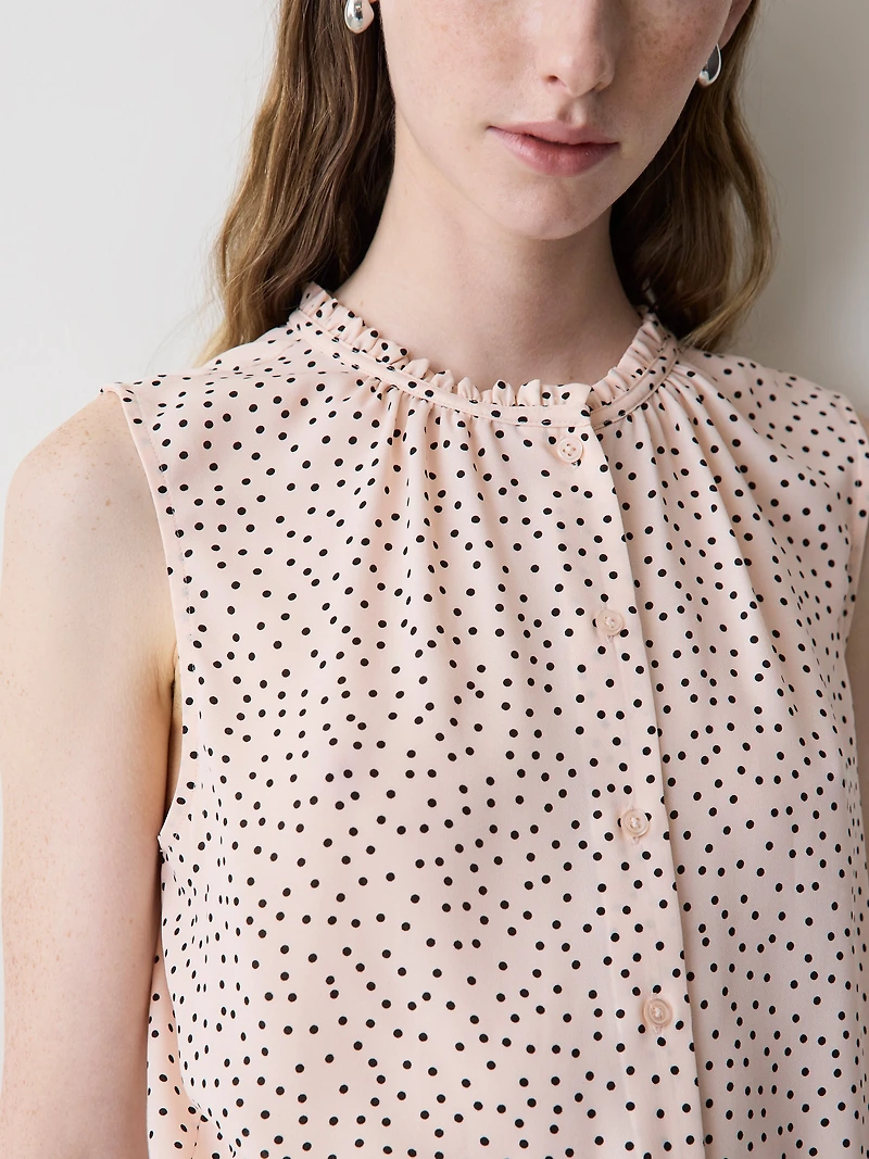 Sleeveless Buttoned-Down Blouse