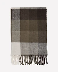 Plaid Scarf with Fringes
