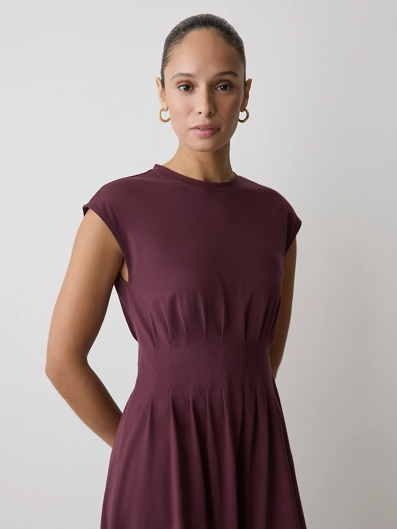 Robe Midi à Nervures Manches Courtes et Col Rond