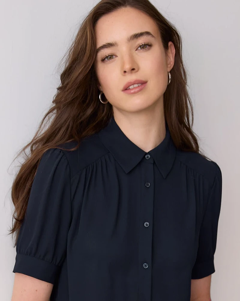 Blouse Boutonnée en Crêpe Soyeux à Manches Courtes
