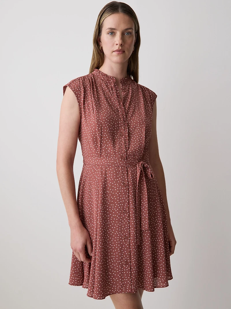 Ribe Courte Boutonnée Sans Manches à Col Montant