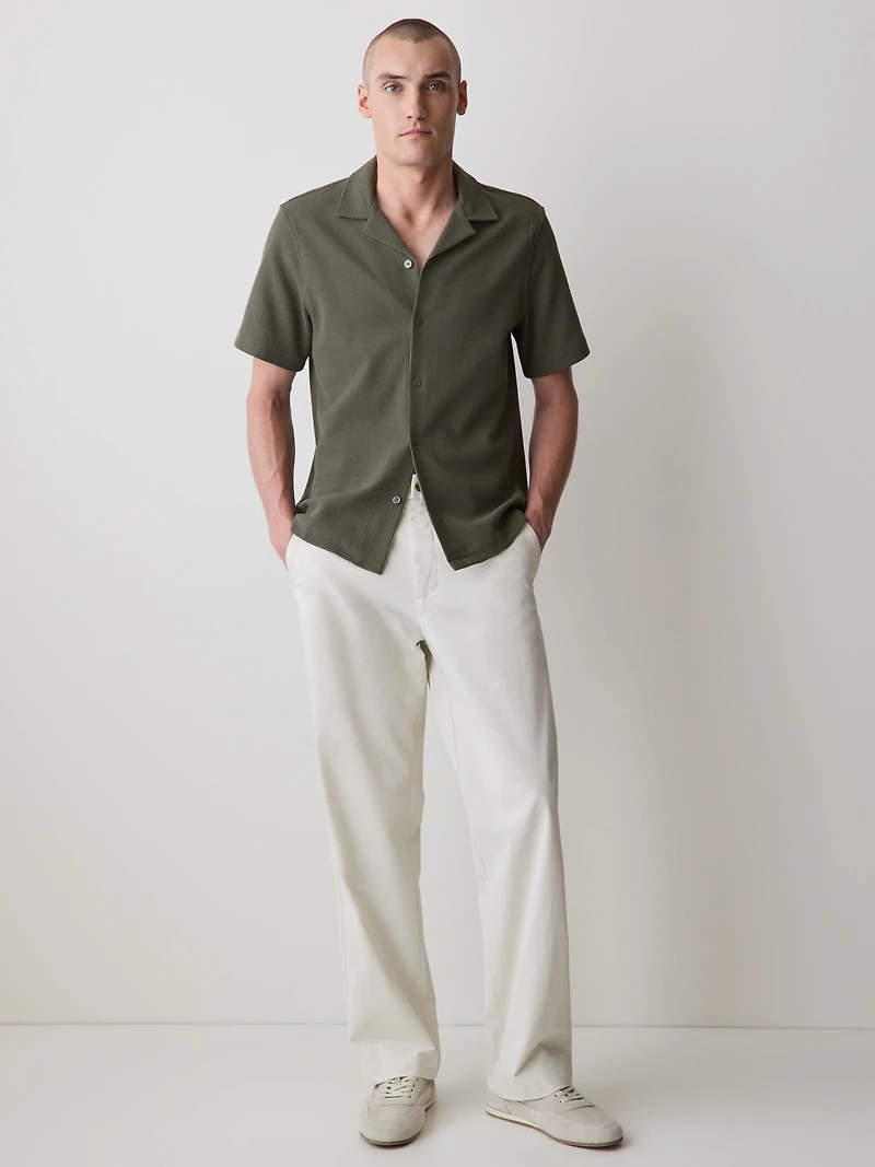 Chemise Texturée à Manches Courtes et Col Camp