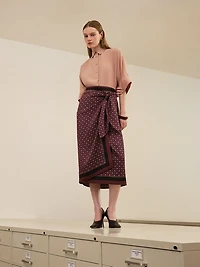 Jupe Midi à Taille Haute Croisée en Satin