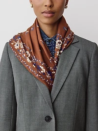 Foulard Carré en Mélange de Soie à Motif Fleuri