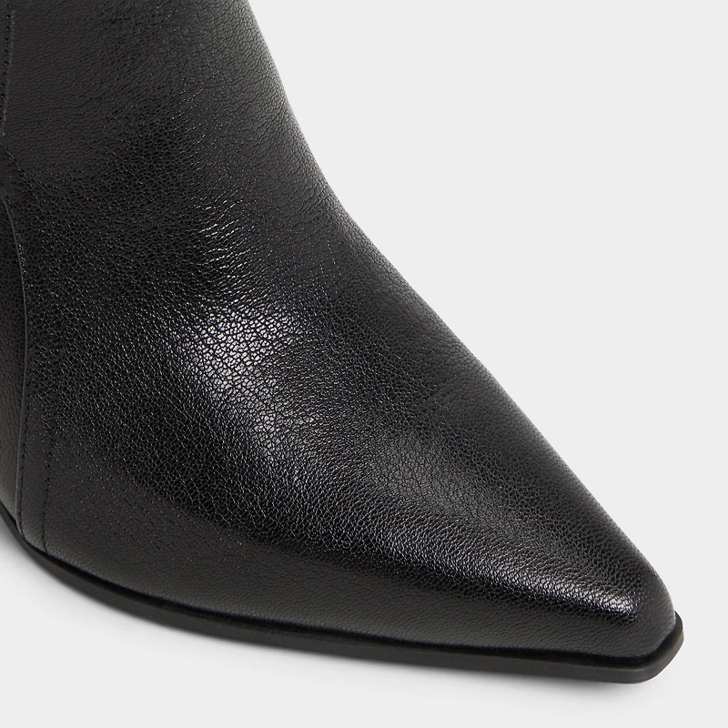 Saddle