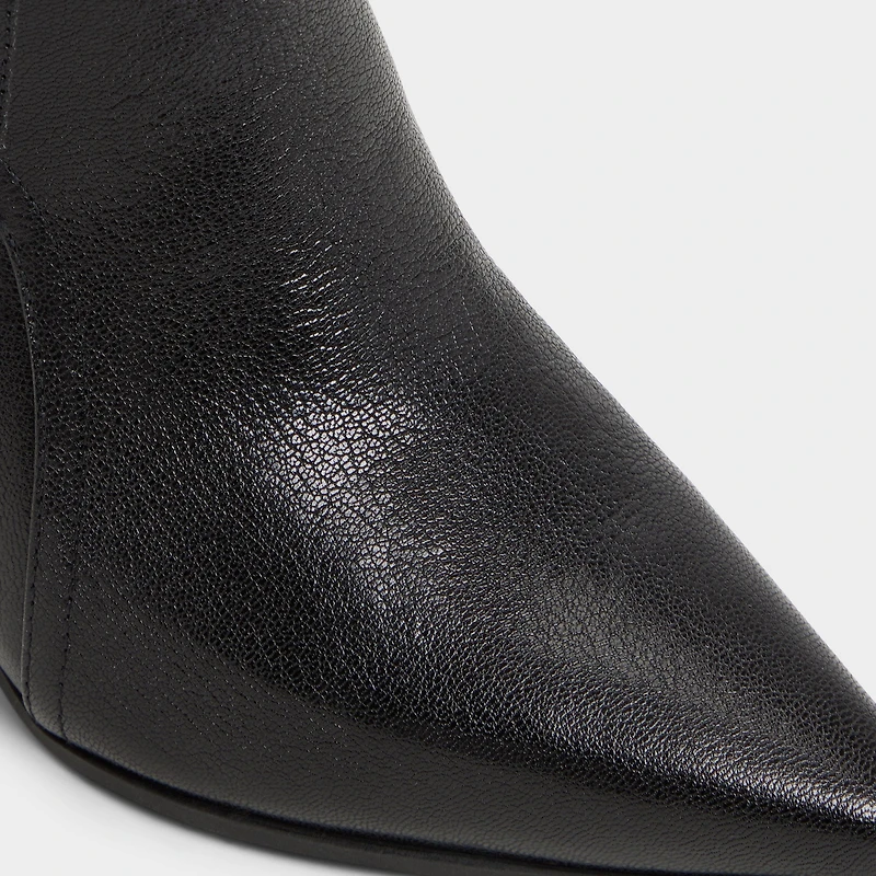 Saddle