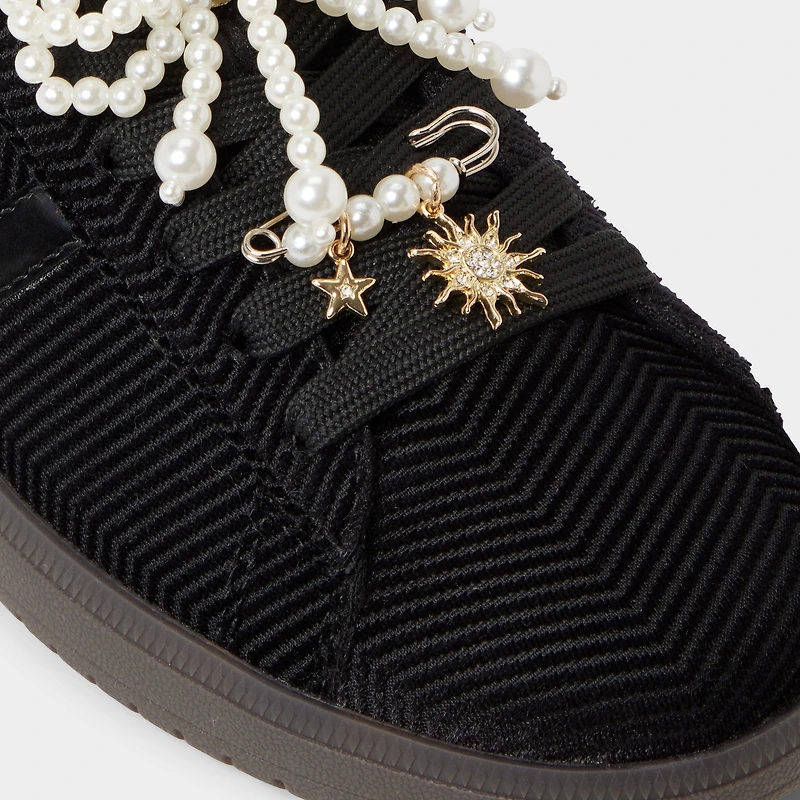 Chicsneaker2