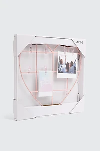 Cadre photo en cœur avec épingles