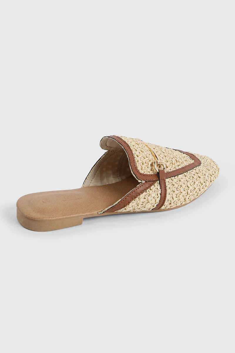 Mules flâneurs en raphia