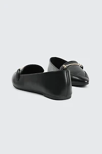 Pointy Loafers with Horsibit Detail