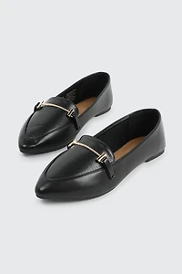 Pointy Loafers with Horsibit Detail