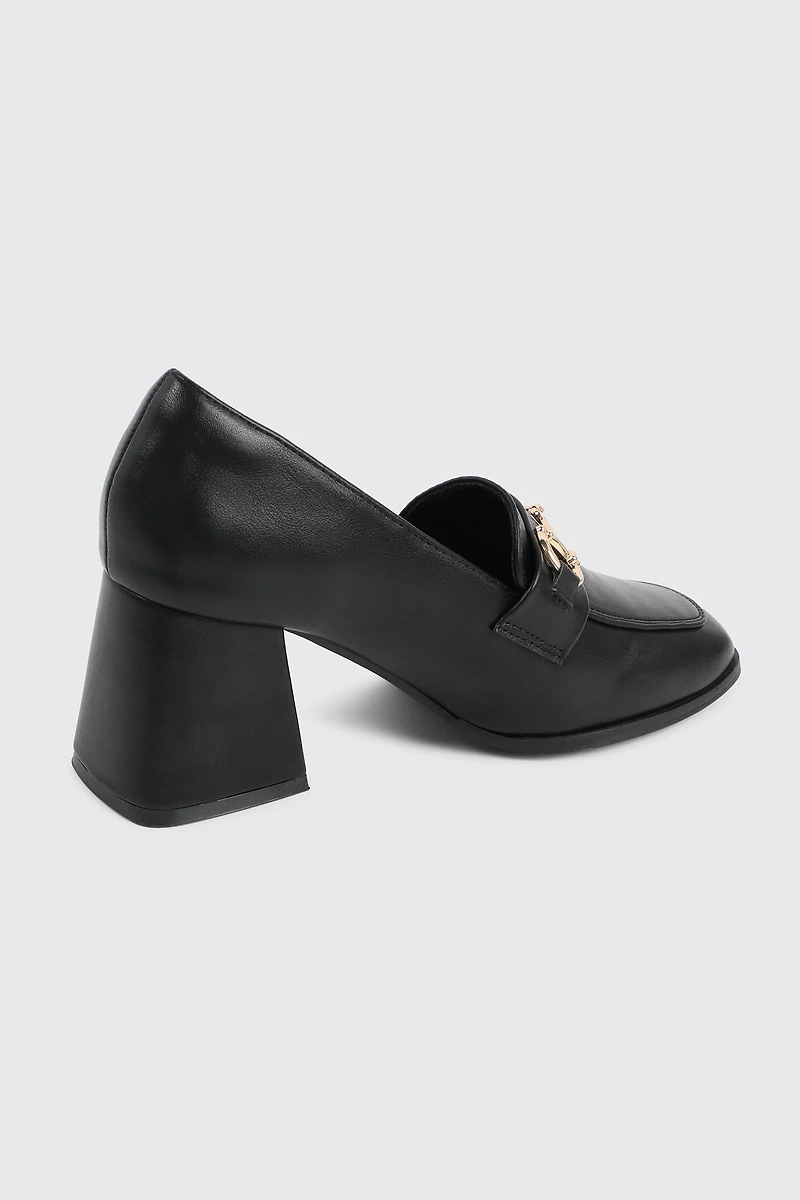 Flâneurs à talons hauts