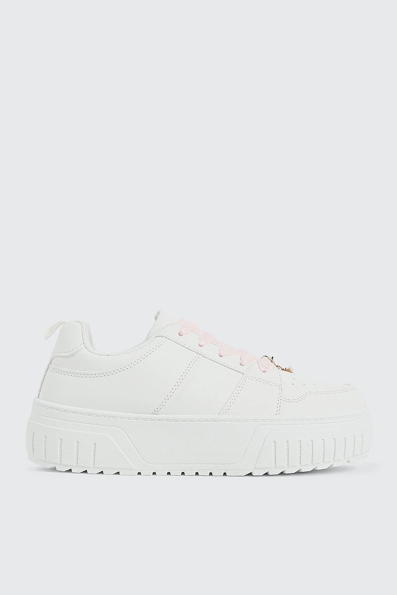 Espadrilles basketball à breloques amovibles