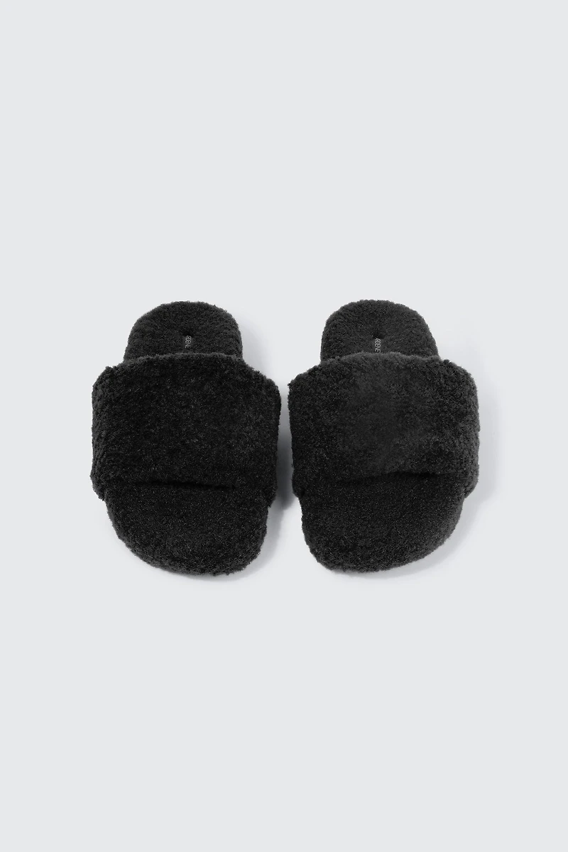 Pantouffles en fausse fourrure bouclée