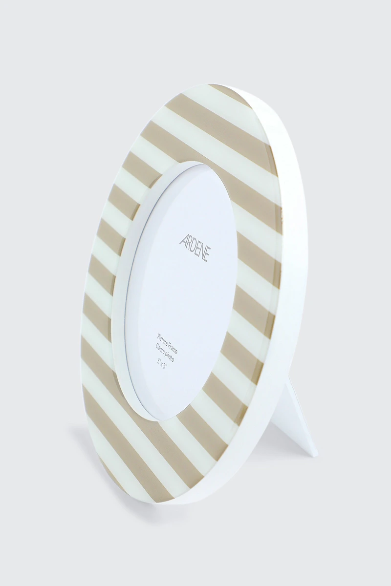 Round Photo Frame