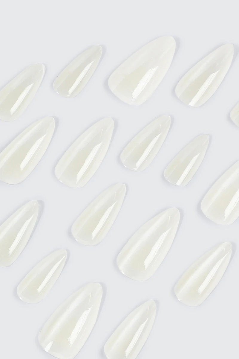 Ongles auto-adhésifs effet œil de chat