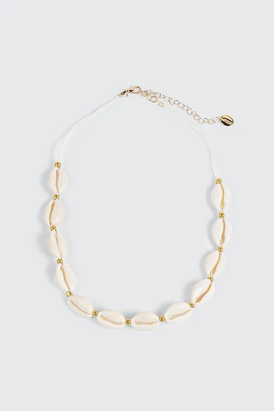 Collier à coquillages